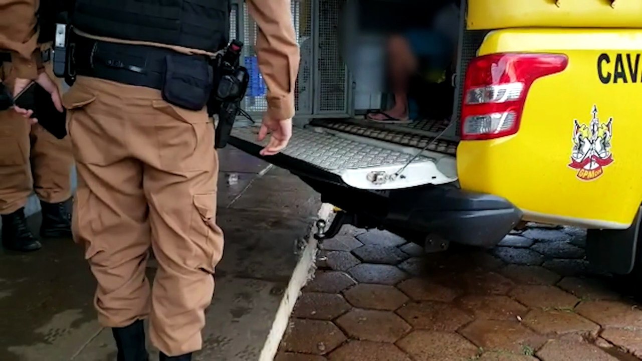 Homem que era procurado pela justiça em razão de incêndio e ameaça é detido pela PM