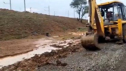 सिवनी: बेमौसम की बारिश ने रेलवे के निर्माण कार्य की खोली पोल