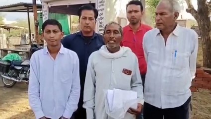 Télécharger la video: देखें वीडियो...भिनाय तहसील में पटवारी 2 हजार की रिश्वत लेते रंगे हाथ गिरफ्तार