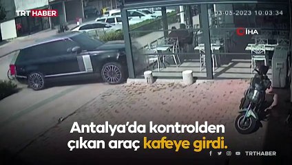 Lüks cip kafeye daldı, müşteriler ölümden döndü