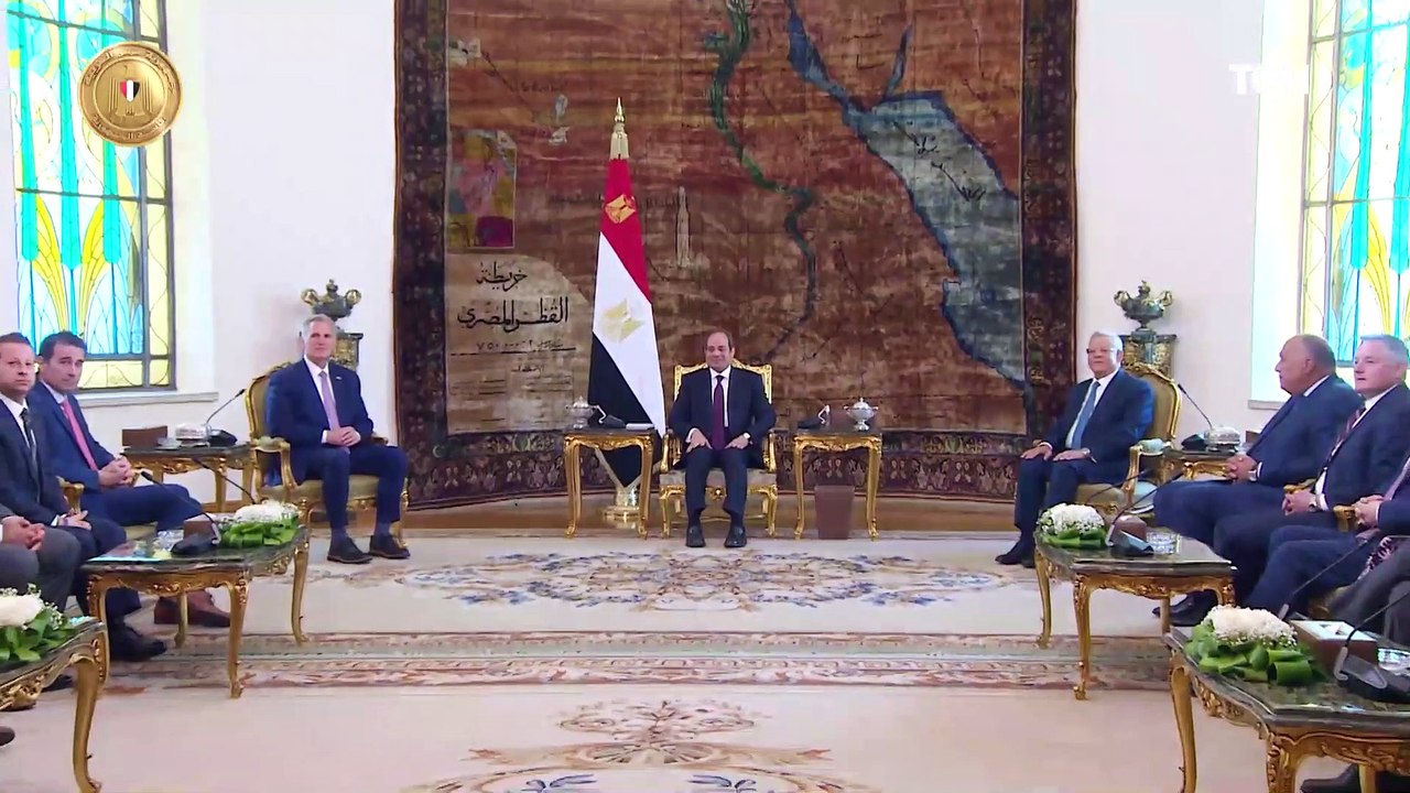 السيد الرئيس يستقبل وفدا رفيع المستوى من مجلس النواب الأمريكي ووزير دفاع الجمهورية اليمن