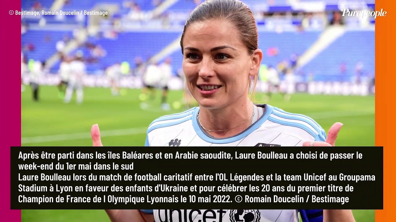 Laure Boulleau s'éclate à Saint-Tropez et se dévoile sexy en maillot de bain