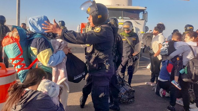 Perú anuncia que expulsará a ciudadanos indocumentados en medio de tensión migratoria con Chile