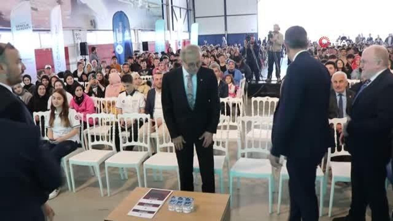 Savunma Sanayi Başkanı Demir: "Türkiye Yüzyılı'nın kalkış noktasındayız, ya gaz vereceğiz ya da kırılıp mahvolacağız"