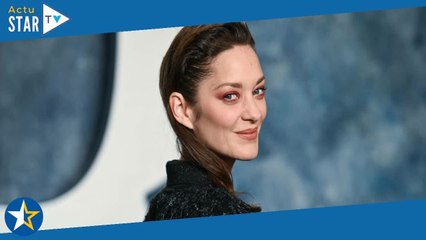 Marion Cotillard glamour en total look noir, Emily Ratajkowski sexy... Les stars lancées dans un vér