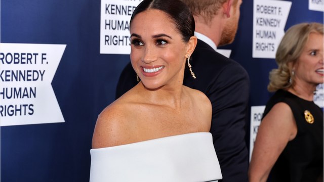 Voici - Elle serait toujours serveuse sans papa : Meghan Markle encore taclée par sa demi-soeur Samantha