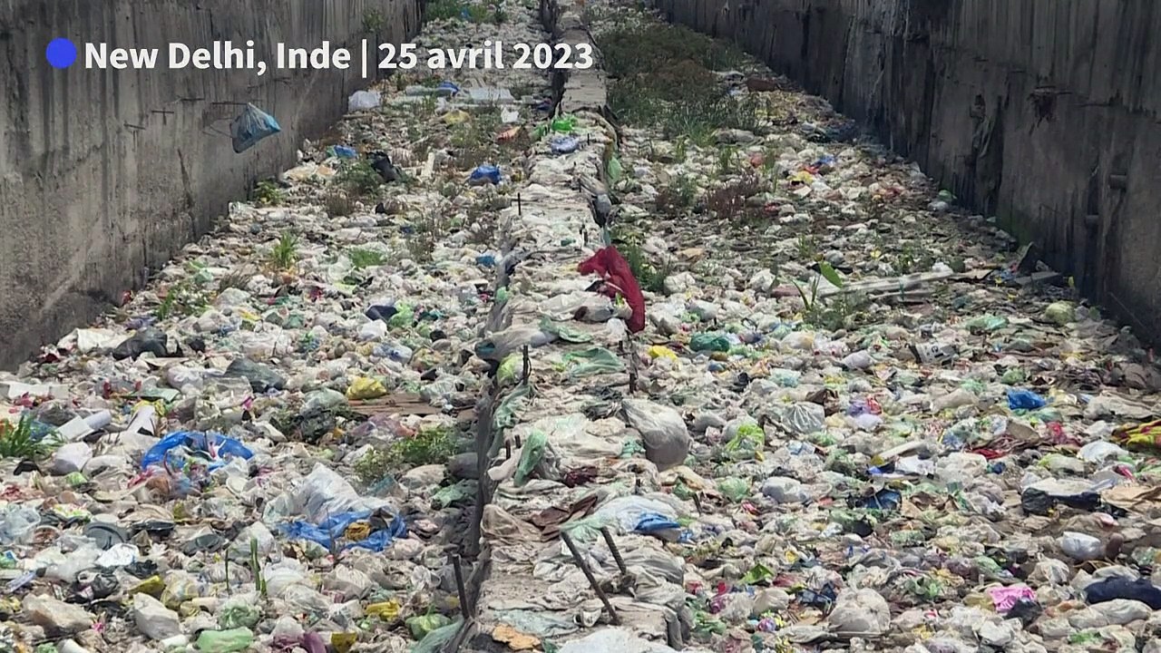 Les centres urbains très peuplés de l'Inde étouffent sous les eaux usées et les déchets