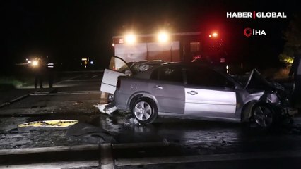 Sakarya'da feci kaza: Otomobil ters yöne girdi! 1 ölü, 4 yaralı