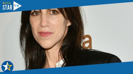 "Comme si j’abandonnais ma mère" : Charlotte Gainsbourg évoque son sentiment de culpabilité lorsqu'e