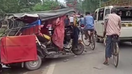 दरभंगा-समस्तीपुर मुख्य सड़क पर ऑटो और बोलेरो में हुई भीषण टक्कर, कई लोग हुए घायल