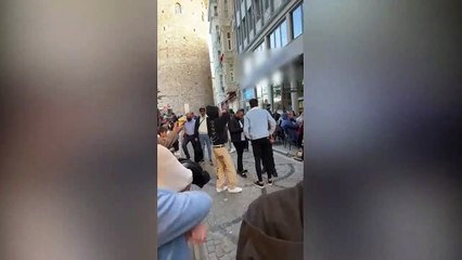 Ünlü fenomen İstanbul sokaklarını karıştırdı