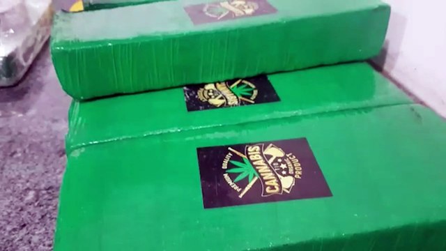 PM prende casal em flagrante com 14 kg de maconha em Corbélia