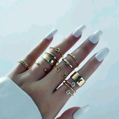 Gold engagement ring design