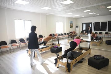 Mersin'de Kadın Sağlığı Danışma Merkezi'nde Fizyoterapi Hizmeti Devam Ediyor