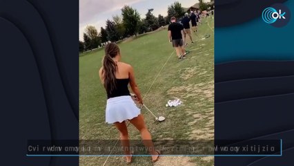 Una joven se inicia en el golf y lo que ocurre deja a todos sin palabras