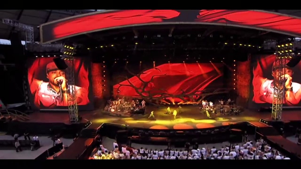 HELENE FISCHER — Mitten Im Paradies | Helene Fischer: Farbenspiel Live - Die Stadion-Tournee - (2015)