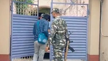 উঃদিনাজপুরঃ টানা ২০ ঘন্টা তল্লাশির পর কালিয়াগঞ্জ ছাড়লো আয়কর দপ্তর!