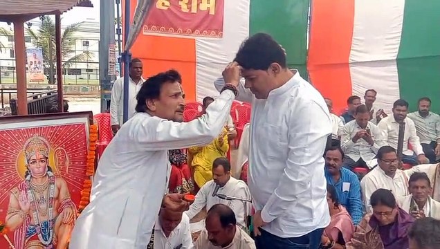 सीएम को गाली देने वालों को सद्बुद्धि देने के लिए कांग्रेसियों ने किया सामूहिक सुंदरकांड पाठ