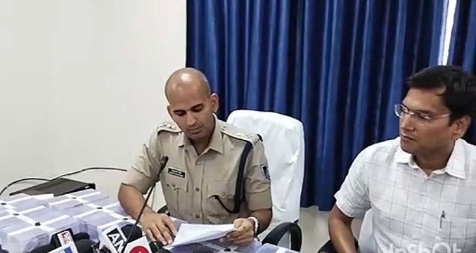 Sikligar of Burhanpur, famous in the work of making illegal weapons, wants to improve