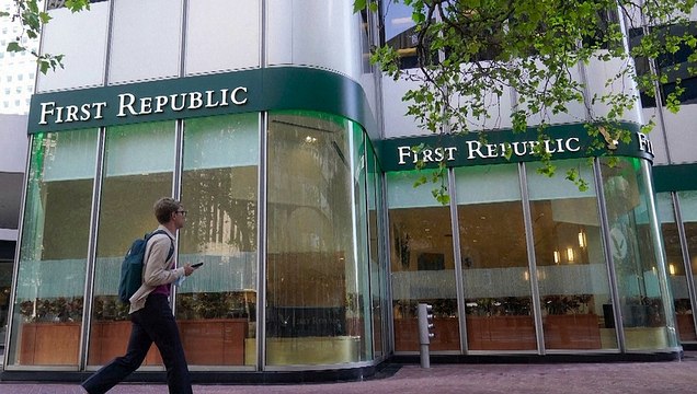 Smaller U.S. Banks Say the Crisis Is Contained, but Fears Persist : Another U.S. Bank COLLAPSES Amid Crisis Fears