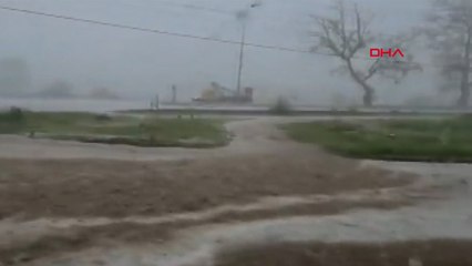 Çanakkale’de kuvvetli sağanak ve dolu yağışı etkili oldu