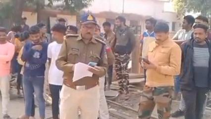 Download Video: OMG: मासूम बालिका की फांसी पर लटकी मिली लाश, जांच में उलझी पुलिस