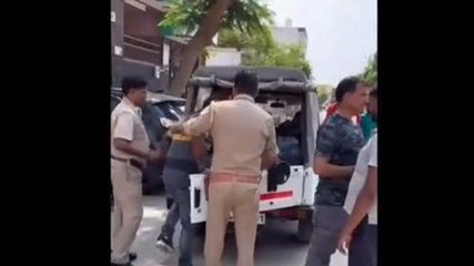 आगरा: फर्जी मतदाता हुए गिरफ्तार, कब्जे से आधार कार्ड बरामद