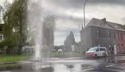 Geyser d'eau à la chaussée de Bruxelles (Tournai)