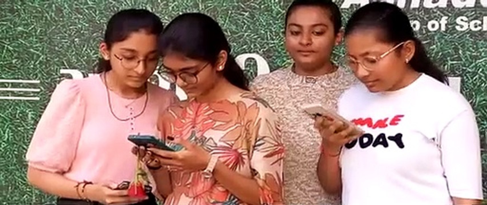 SURAT VIDEO : सूरत के विद्यार्थियों ने प्रदेश के सभी विद्यार्थियों को छोड़ दिया पीछे