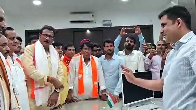 Video: कलक्‍टर पर भड़के राठौड़, कहा: मेहंदी नहीं लगी जो आप आ नहीं सकते, समय आएगा तो देखेंगे