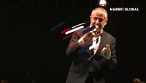 Renkli anlar... Şarkıcı Serdar Ortaç, Hazine ve Maliye Bakanı Nureddin Nebati için 