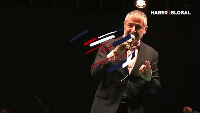Renkli anlar... Şarkıcı Serdar Ortaç, Hazine ve Maliye Bakanı Nureddin Nebati için Karabiberim şarkısını söyledi