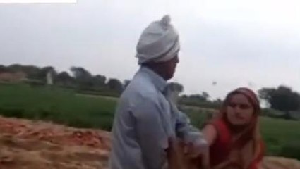अलीगढ़: जमीनी विवाद को लेकर महिला को दबंगों पीटा, वीडियो हुआ वायरल