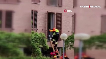 İtalya’daki selde nehir üzerindeki viyadüğün çökme anı kamerada