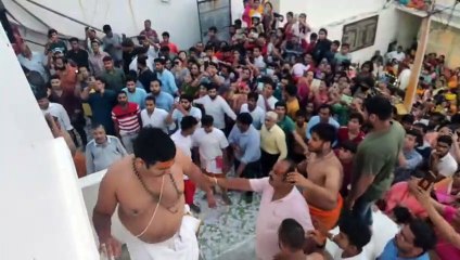 प्रकट हुए भगवान नृसिंह, किया हिरण्यकश्यप का संहार