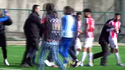 ARDAHAN - Amatör maçta kavga çıktı