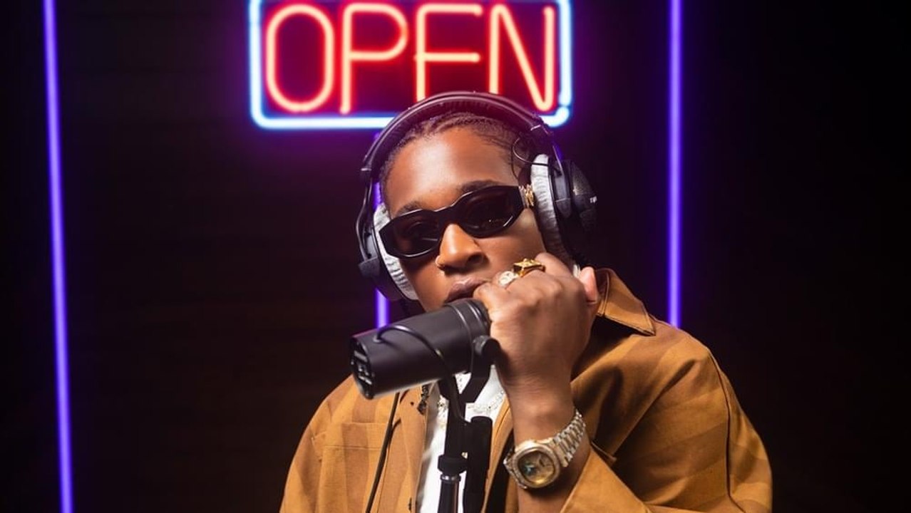 Jozzy "Alone" (Live Performance) Open Mic video Dailymotion