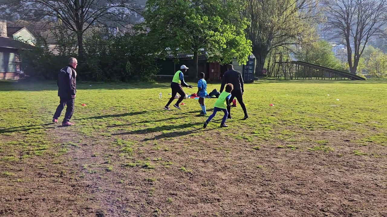 Stade d'Avril, passe à (10) U7