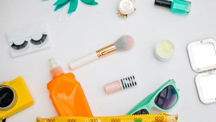10 Pro Tips for Traveling With Makeup