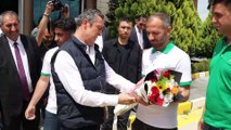 IĞDIR - Fenerbahçe Kulübü Başkanı Ali Koç, Iğdır'da ziyaretlerde bulundu