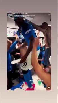 Scudetto Napoli, la festa nello spogliatoio - Video