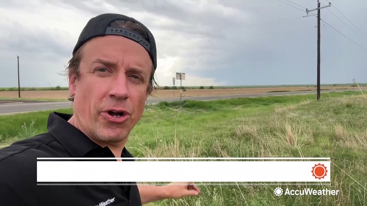 Severe storms develop in Texas skies