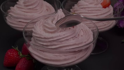 Creamy strawberry dessert in 5 minutes! Everyone is looking for this recipe! No baking, no oven