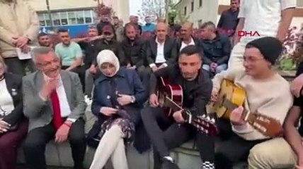 AK Parti ve CHP grup başkanvekilleri birlikte türkü söyledi