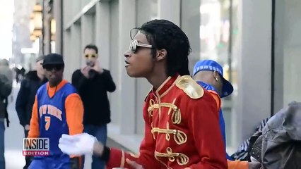 Etats-Unis: Un SDF étranglé sous l'oeil des passagers dans le métro de New York - Une enquête a été ouverte par la justice - VIDEO