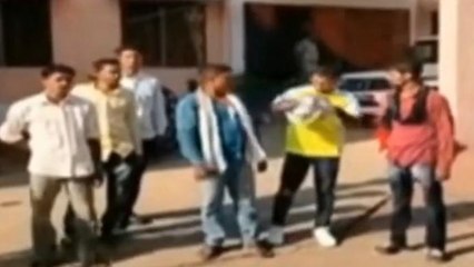 बालाघाट: दिनदहाड़े थाने के सामने लड़की से छेड़छाड़, एक धराया दो फरार