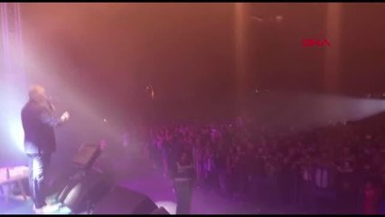 AK PARTİ'NİN DÜZENLEDİĞİ KONSERDE YANGIN ÇIKTI; BAKAN NEBATİ ALANDAN UZAKLAŞTIRILDI