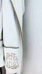 Dos ladrones asaltan una casa en Sant Adrià para robar