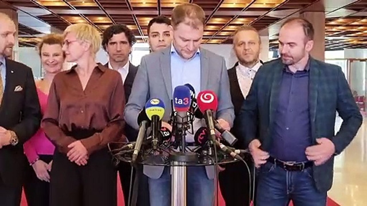 ZÁZNAM: I. Matovič tvrdí, že aktuálny chaos spôsobil E. Heger svojím nekonaním