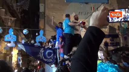 Scudetto Napoli, i cori dei tifosi al "Largo Maradona"